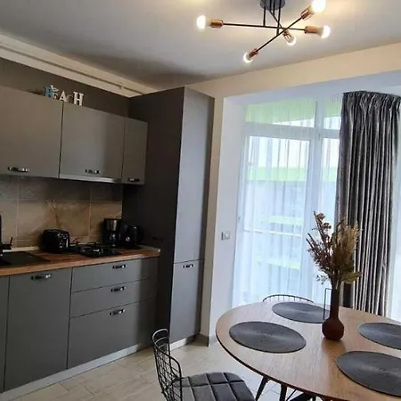 Vintage Breeze - Pools Apartment *